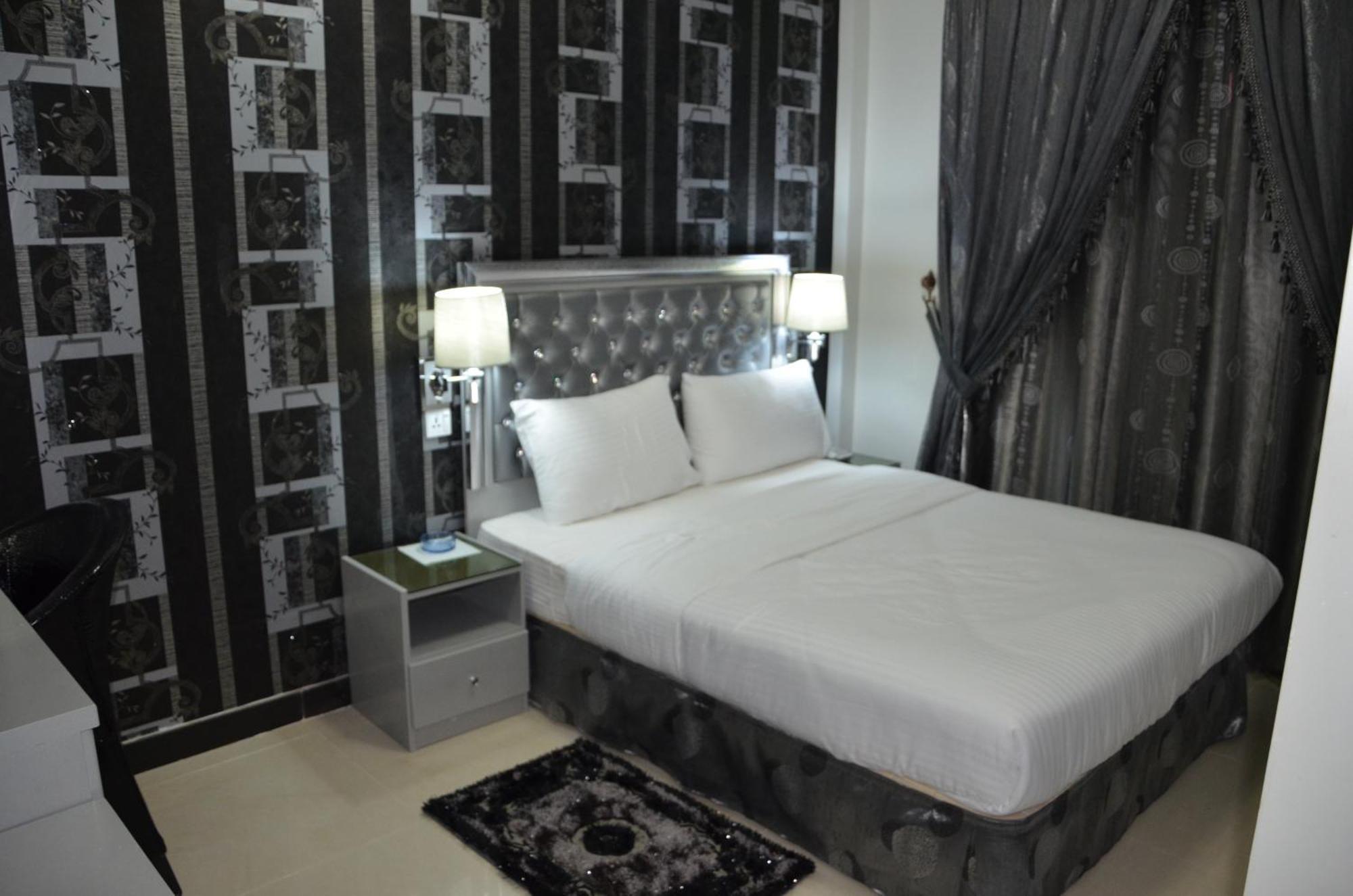 White Fort Hotel Dubai Exterior photo